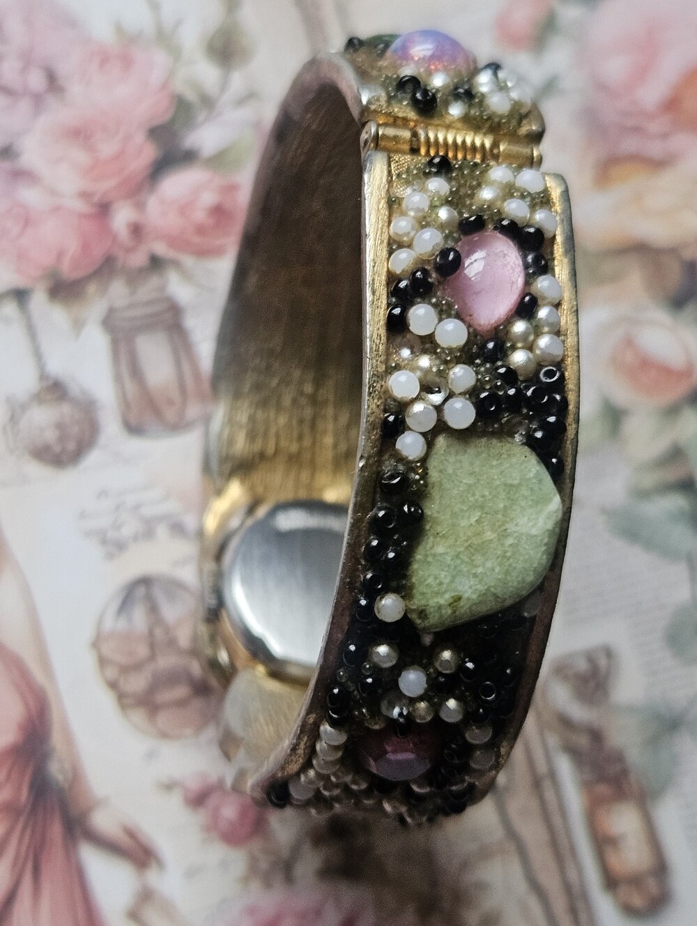 Vintage Swiss 17-Jewel Cocktail Bracelet Watch. Hidden Dial Cocktail Cuff Watch. - Picture 6 of 6